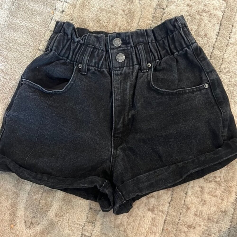 Forever 21 paper bag high waist black shorts size XS.
